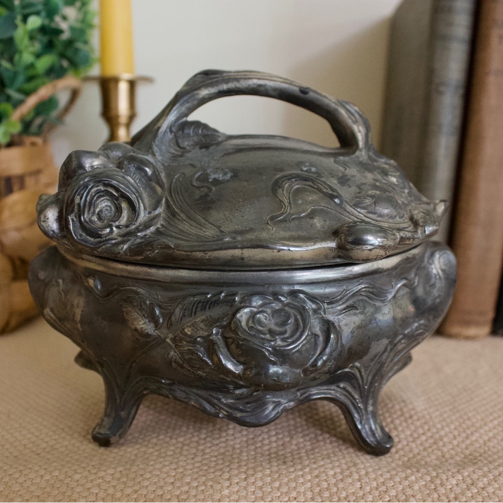 Antique Victorian Cast Metal Jewelry Trinket Box with Floral Design - Picture 2 of 7